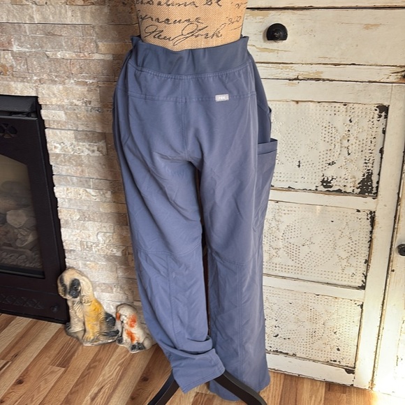 FIGS drawstring cargo style scrub pants 2 hip pockets 2 legs pockets lavender - Picture 6 of 16